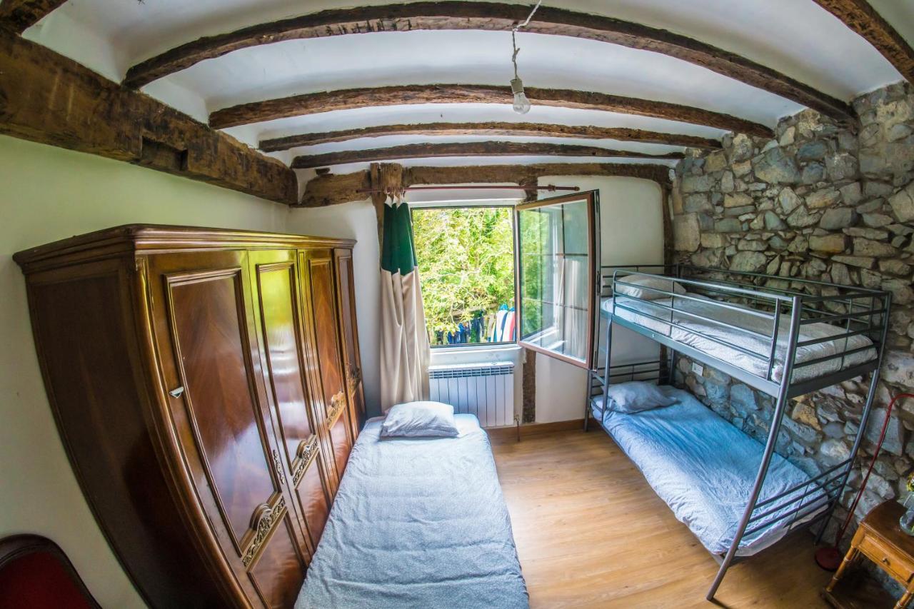 Surf Camp San Sebastian Partyhostel Aia Eksteriør billede