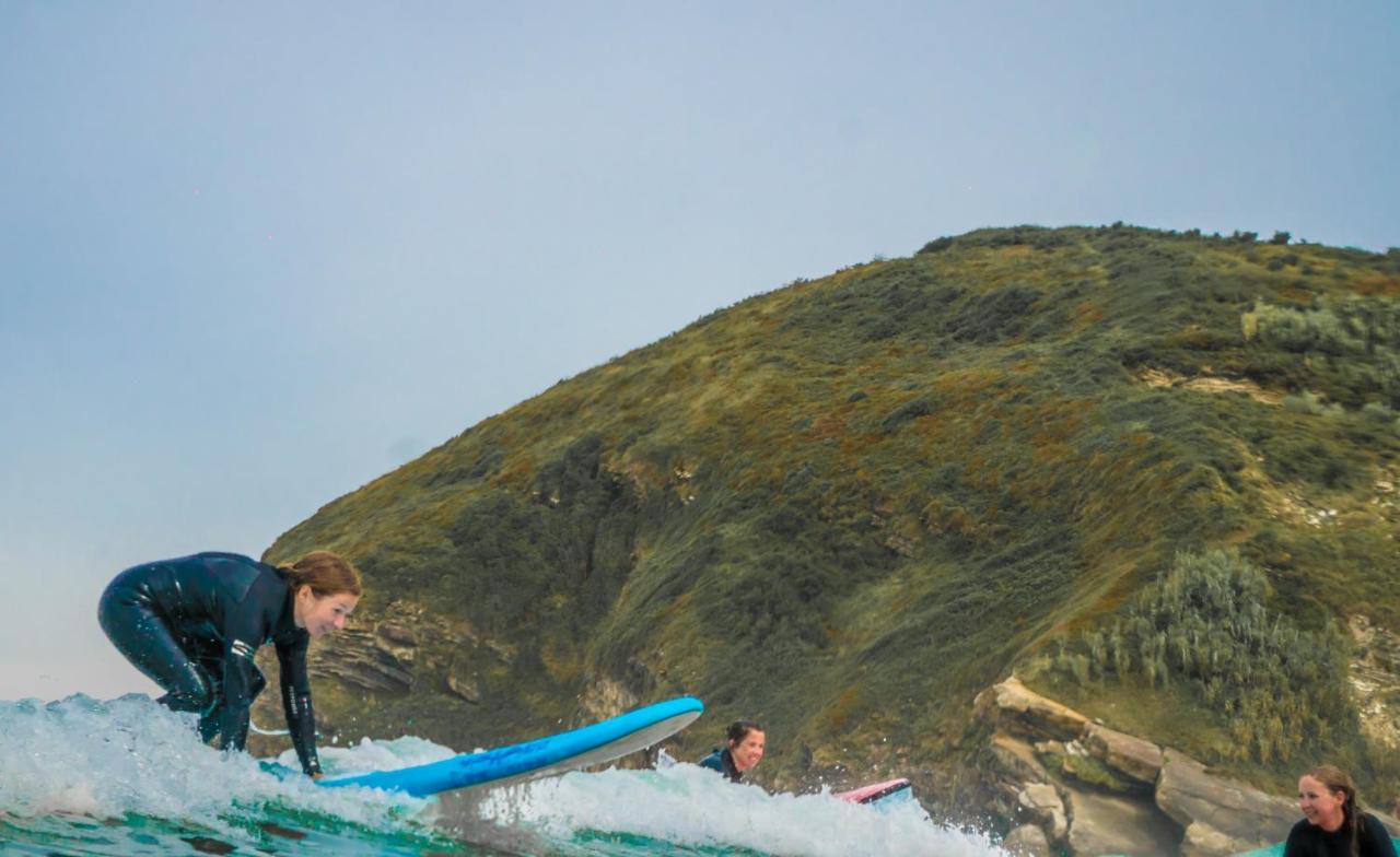 Surf Camp San Sebastian Partyhostel Aia Eksteriør billede